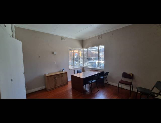 200M² OFFICE TO LET IN KRUGERSDORP CENTRAL